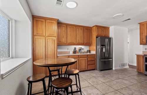 Sherman Casa | Quiet, Clean, Yard Near Texas Instrument
