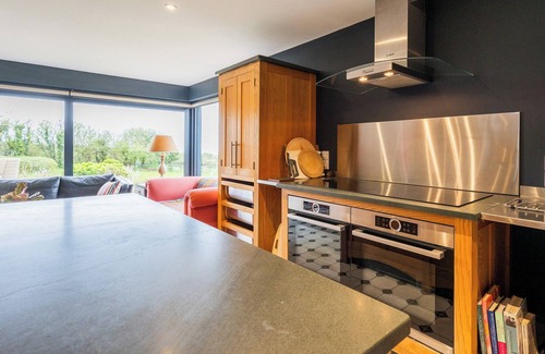 Moylegrove Casa | Quiet coast & country cottage with sea views.