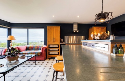 Moylegrove Casa | Quiet coast & country cottage with sea views.
