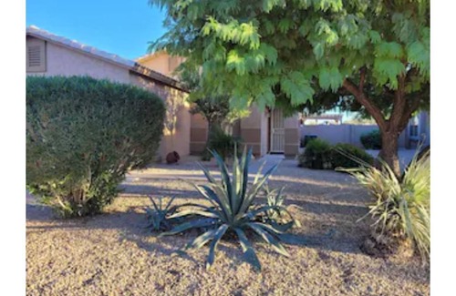San Tan Valley Casa | Quiet comfort home on Fairway, Spa, Pool & Remodeled!