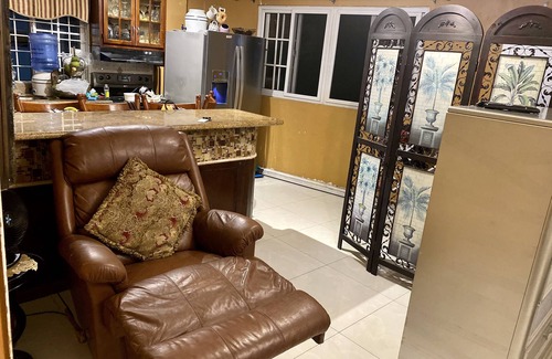 Eastwood Park Apartamento | Tranquilo, cómodo y céntrico apto