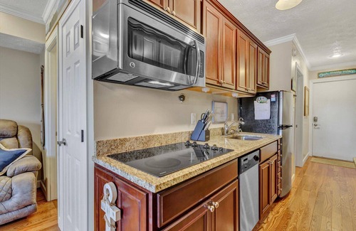 North Shore Condominio | Quiet condo (Striper's Landing) on Smith Mountain Lake-RELAX AND REFRESH!!!!