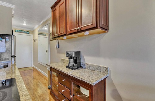 North Shore Condominio | Quiet condo (Striper's Landing) on Smith Mountain Lake-RELAX AND REFRESH!!!!