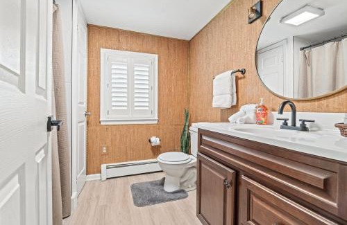 Wagontown Casa | Quiet Cottage In The Woods, On A Country Road