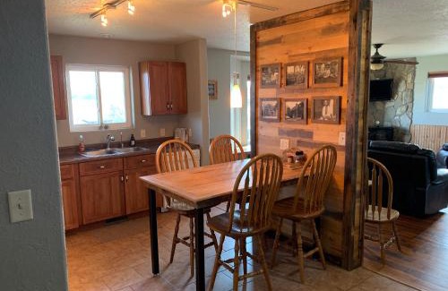 Sparta Apartamento | Quiet Country Comfort w Long Views