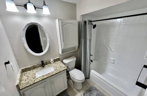 Bedford Casa | Quiet, cozy 4 bedroom home, high speed internet