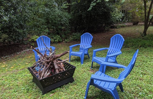 Ashley Oaks Apartamento | Quiet, Cozy apartment in an Upscale Neighborhood. Close to Downtown!