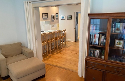 St. Marys Cabaña | QUIET & COZY Coastal Cottage, walkable to St. Marys waterfront