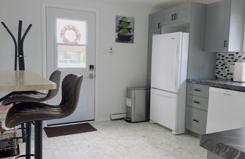 Saint John Casa | Quiet Cozy Family Home. 5 mins to shopping district & Cinema.