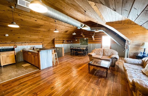 Brackettville Otro | Quiet Crystal Creek Ranch Bunkhouse with large private pond