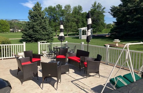 Rapid City Casa | Quiet cul-de-sac on 18-hole golf course. Good neighbors.