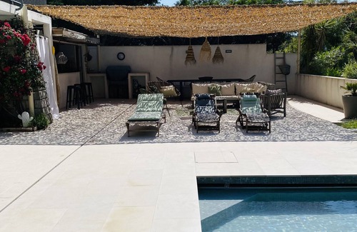 Carnoux-en-Provence Casa | Quiet, detached villa with infinity pool 5 minutes from Cassis