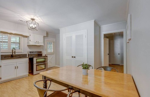 Franklin Apartamento | Figuers Bungalow: 2 bd ,1 bath, central location