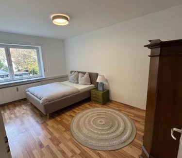 Neuhausen - Nymphenburg Apartamento | Quiet Family Apartment - 10 min to Center & Oktoberfest - Free Parking - Balcony - near Nymphenburg Palace & Botanical garden