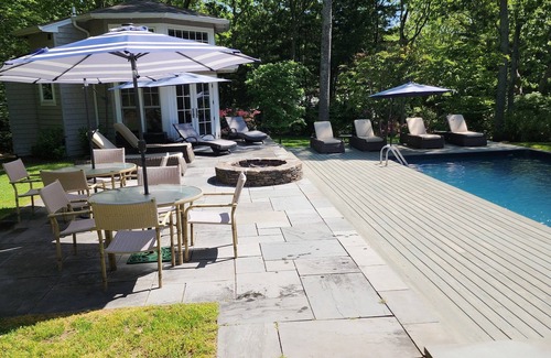 East Hampton Casa | Familia Hideaway amistoso con Piscina y Casa de la piscina; E. H. alquiler de registro # 16-1,170