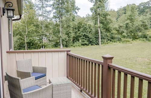 Narvon Casa | Quiet Family Home - Firepit- Barn for Animals