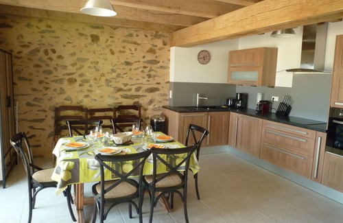 Jouqueviel Otro | Quiet farmhouse for 14 people, air conditioning, swimming pool, shaded terraces, enclosed garden, meadow