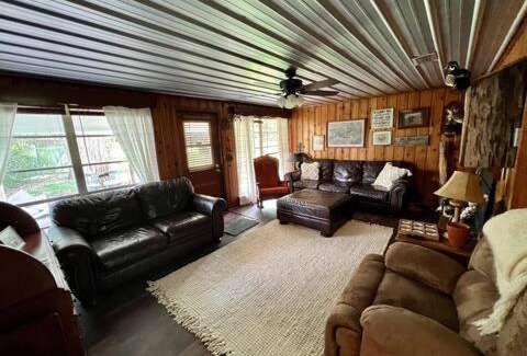 Webster Casa | Quiet Farmhouse IN THE COUNTRY close to major theme parks