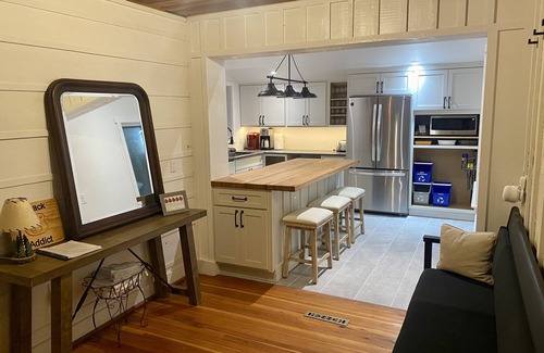 Roseland Casa | Quiet farmhouse with pond, trails, hot tub, close to skiing and breweries