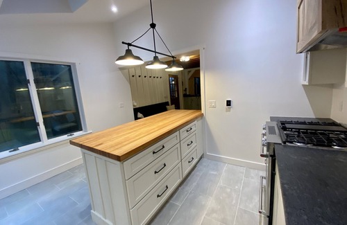 Roseland Casa | Quiet farmhouse with pond, trails, hot tub, close to skiing and breweries