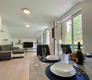 Vrhnika Apartamento | Quiet Forest Retreat with Pool