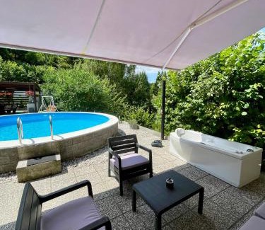 Vrhnika Apartamento | Quiet Forest Retreat with Pool