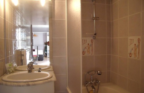 Saint-Hilaire-la-Gravelle Cabaña | Casa tranquila cerca del bosque con capacidad para 4 personas.