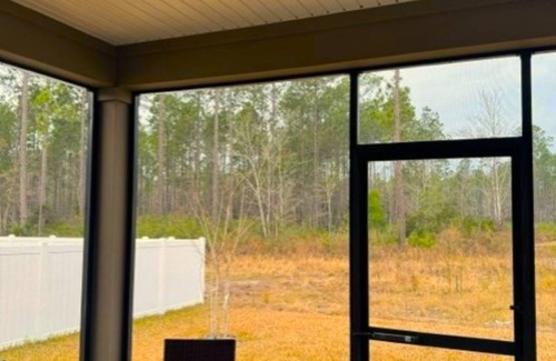 Fernandina Beach Casa | Quiet, fully stocked 3 Bed 2 Bath Home only 7 miles from the beach!