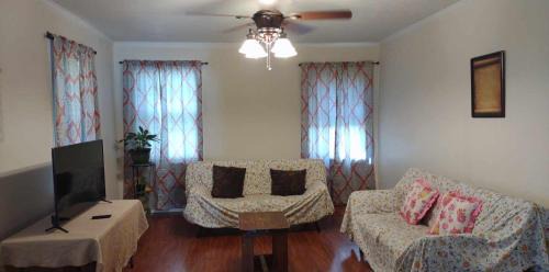 Alexandria Casa | Quiet Futon Bed in Shared Space
