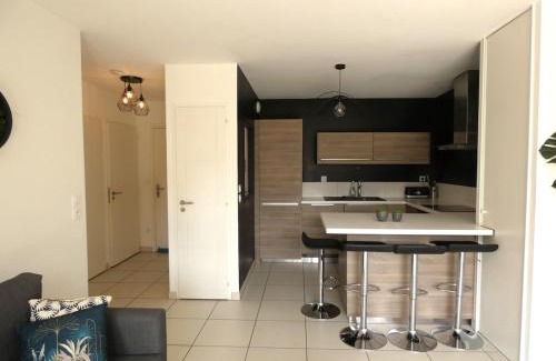 Ornex Apartamento | Quiet Garden - 10 minutes to Geneva