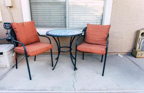 Alta Mesa Apartamento | Quiet Gated Community Minutes from Falcon Fld