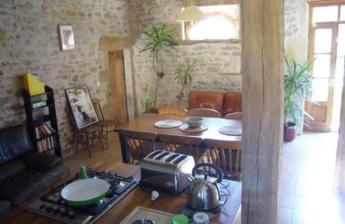 Pleuville Casa | Tranquilo apartamento rural en Château Tierras en Charente rural, con piscina y acceso al Parque