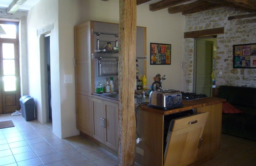 Pleuville Casa | Tranquilo apartamento rural en Château Tierras en Charente rural, con piscina y acceso al Parque