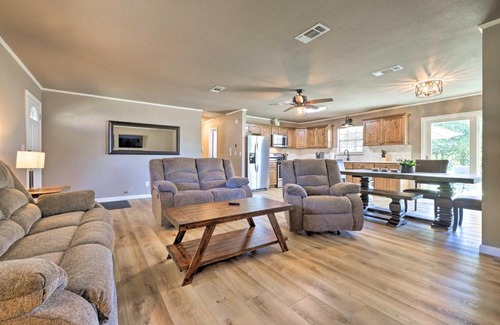 Fischer Casa | Quiet Haven with Hot Tub, 4 Mi to Canyon Lake!