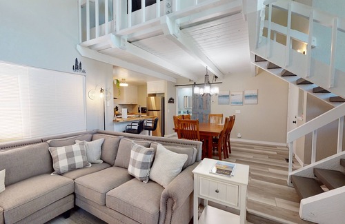 Sunriver Condominio | Quiet Hideaway with A/C, BBQ & Lodge Charm