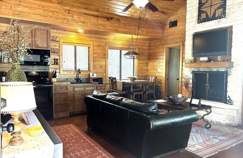 Canyon Lake Casa | Quiet Hill-País Get-A-lejos para Familias / Grupos Pequeños. Winter Texans Bienvenido!