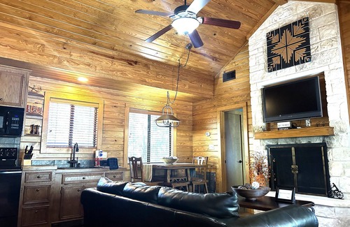 Canyon Lake Casa | Quiet Hill-País Get-A-lejos para Familias / Grupos Pequeños. Winter Texans Bienvenido!