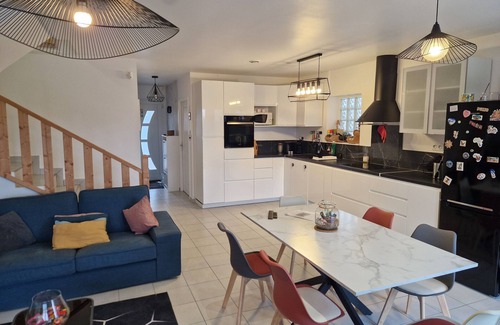 Cambronne-les-Clermont Casa | Quiet house with garden, view of fields and woods
