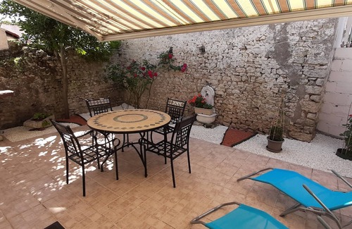 Marennes Casa | Quiet house with courtyard not overlooked