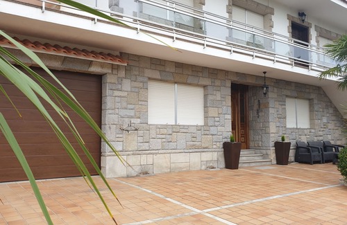 Boiro Casa | Casa vacacional tranquila hasta 10 personas,con jardin, cerca de la playa