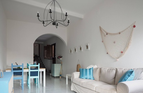 Iglesias Hotel | Tranquila casa de vacaciones con vistas, confort y privacidad.