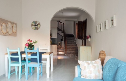 Iglesias Hotel | Tranquila casa de vacaciones con vistas, confort y privacidad.