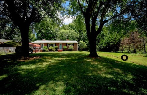 Kernersville Casa | Home in the Kernersville near Winston Salem, Greensboro, High Point