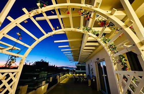 Nea Smirni Apartamento | Quiet house-Athens Center 100 meters balcony on the top floor