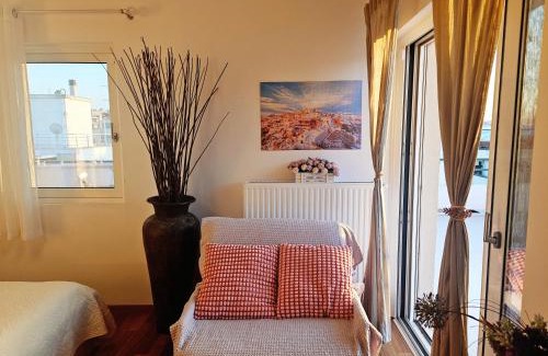 Nea Smirni Apartamento | Quiet house-Athens Center 100 meters balcony on the top floor