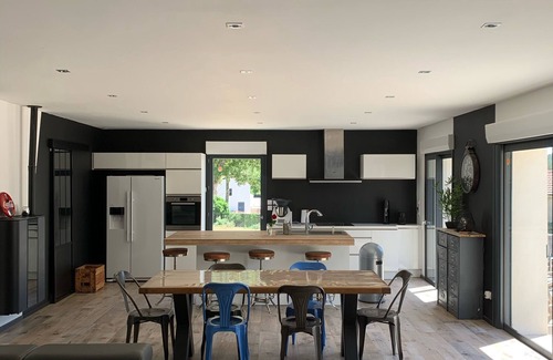 Evenos Casa | Quiet house