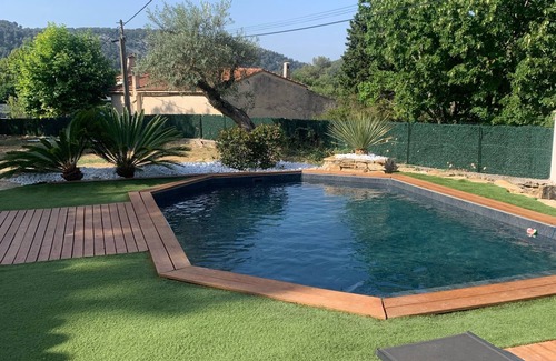 Evenos Casa | Quiet house