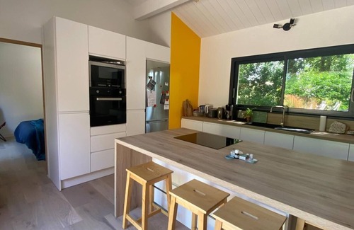 Grayan-Et-L'Hopital Casa | Quiet house with pool close to Soulac and ocean beaches.