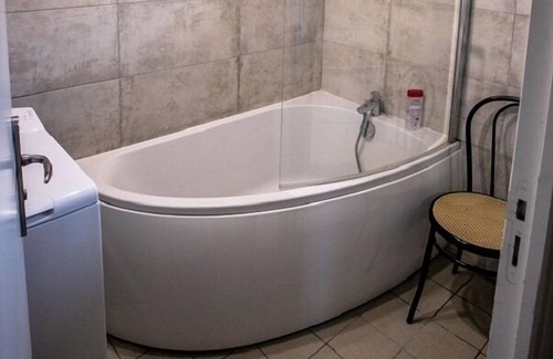 Fleurie Casa | Quiet house, garden swimming pool and sleeps 6
