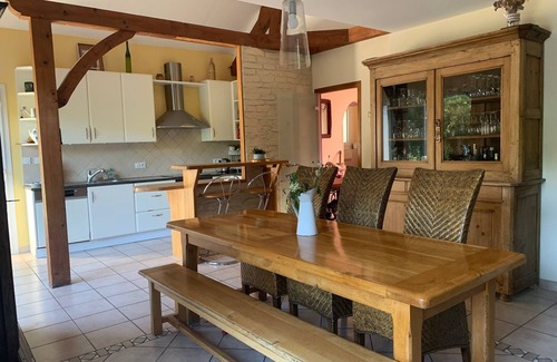 Couternon Casa | Quiet house in residential village. Ideal for families!